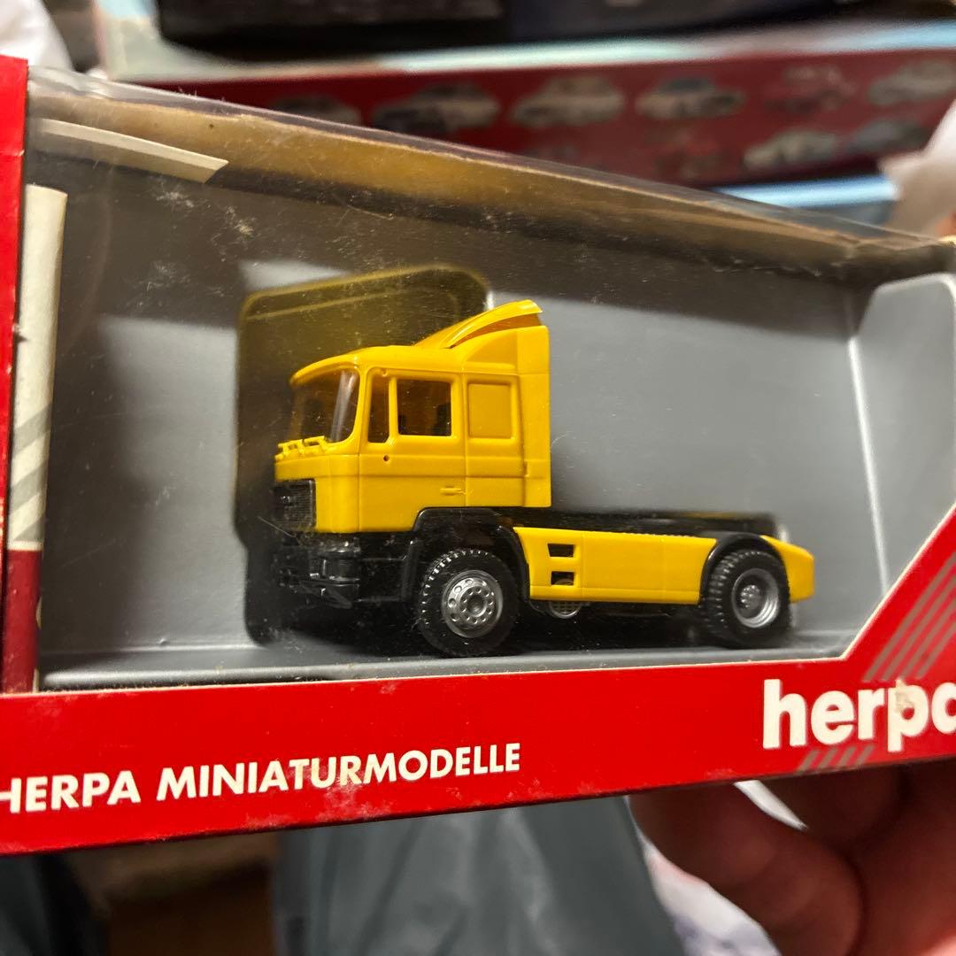 herpa トレーラーヘッド、３台セット