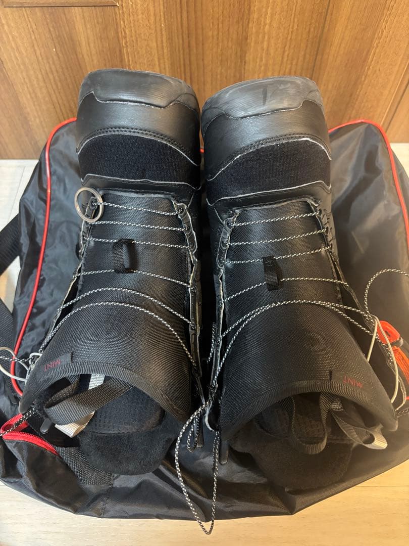 BURTON MINTスノーボードブーツ 25.5サイズ ブラック　バッグ付き