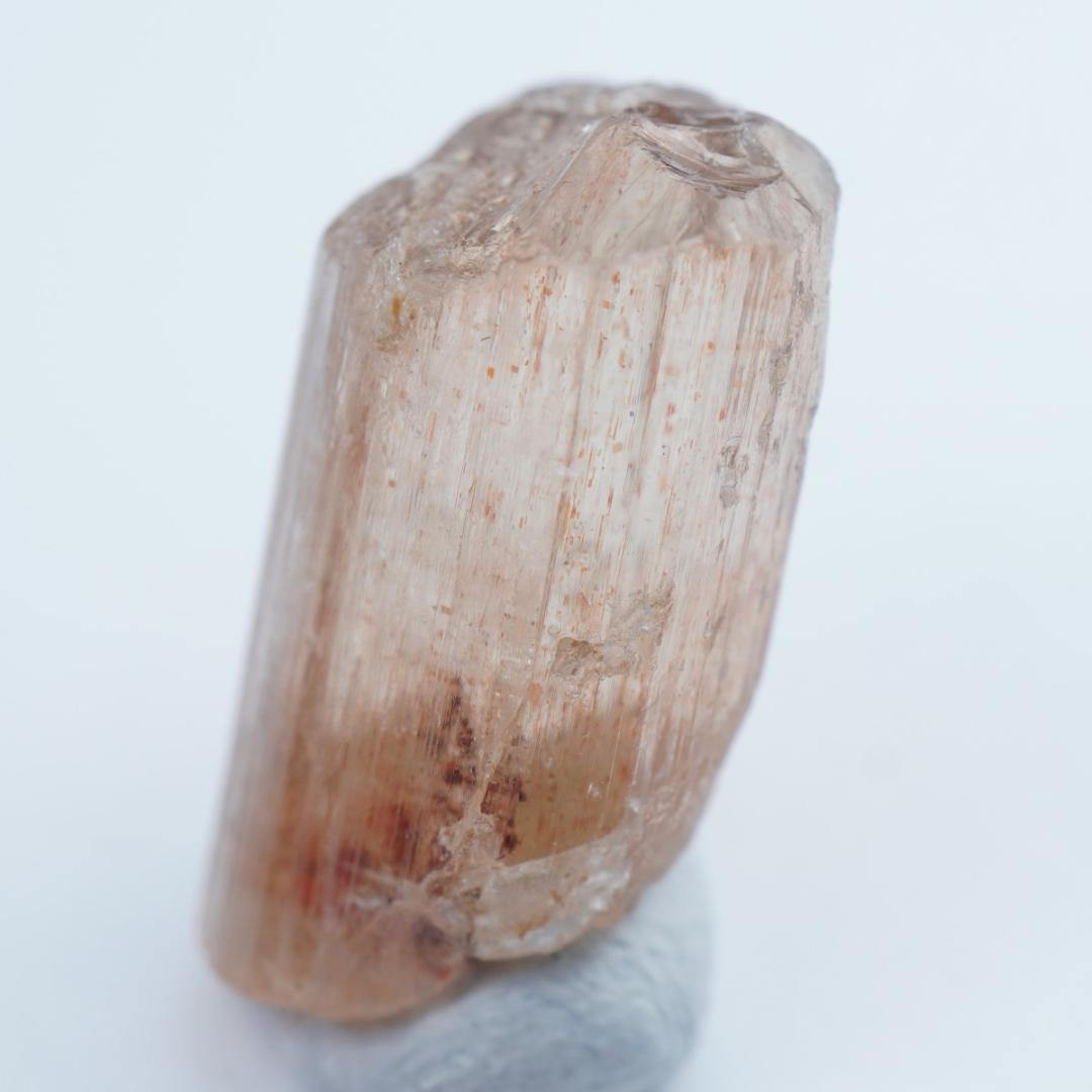 サンストーンスキャポライト　結晶　原石　タンザニア産