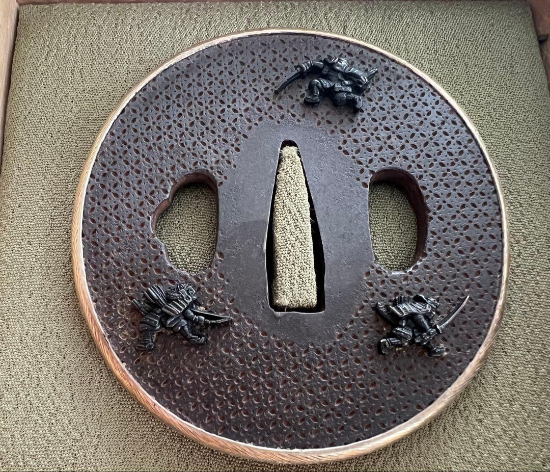 時代物 大小鍔 大小拵 武者 鎧 日本刀 収納桐箱 アンティーク