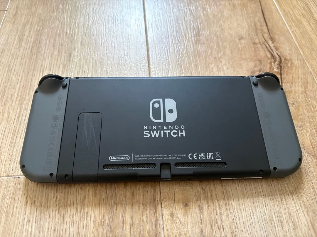 Nintendo Switch 本体（グレー）