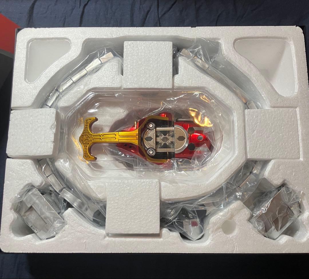 仮面ライダーカブト　CSMカブトゼクターver1 DXダークカブトゼクター付き