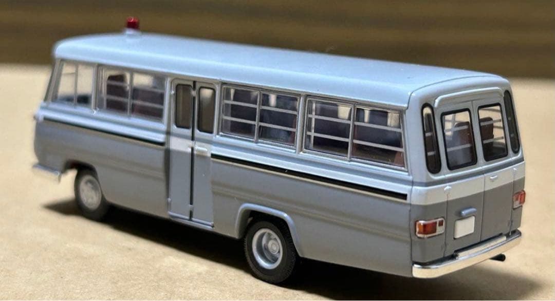 トミカリミテッドヴィンテージネオ ニッサン シビリアン 2点セット