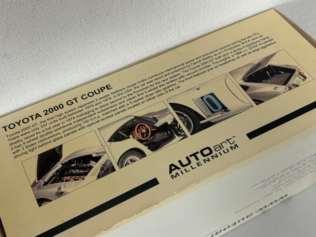 オートアート/TOYOTA 2000 GT/クーペ/シルバー/1/18/ミニカー