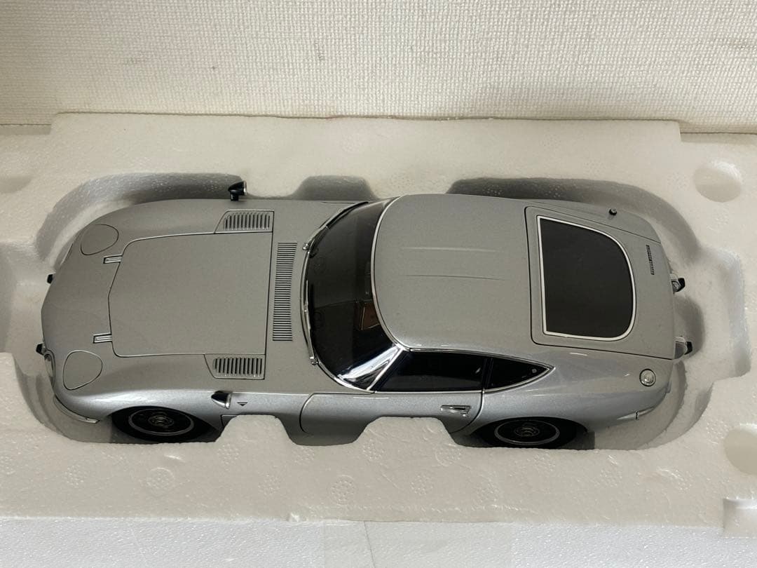 オートアート/TOYOTA 2000 GT/クーペ/シルバー/1/18/ミニカー