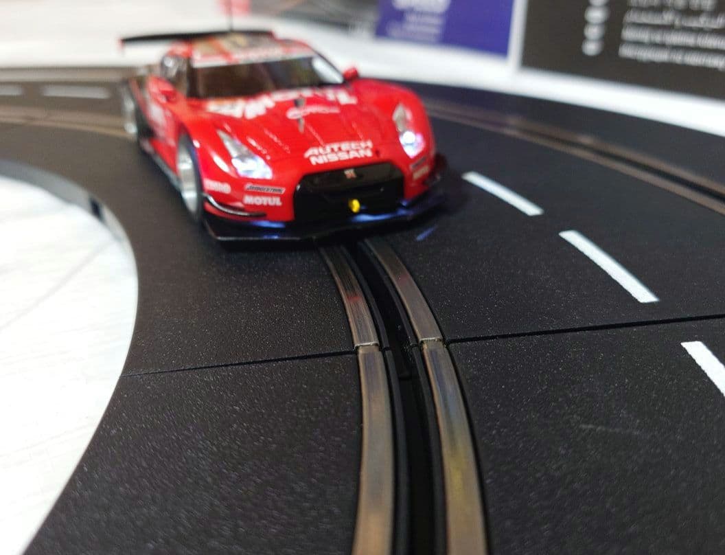 スロットカーカレラ日産GT-R GT500 NISMO MOTUL AUTECH