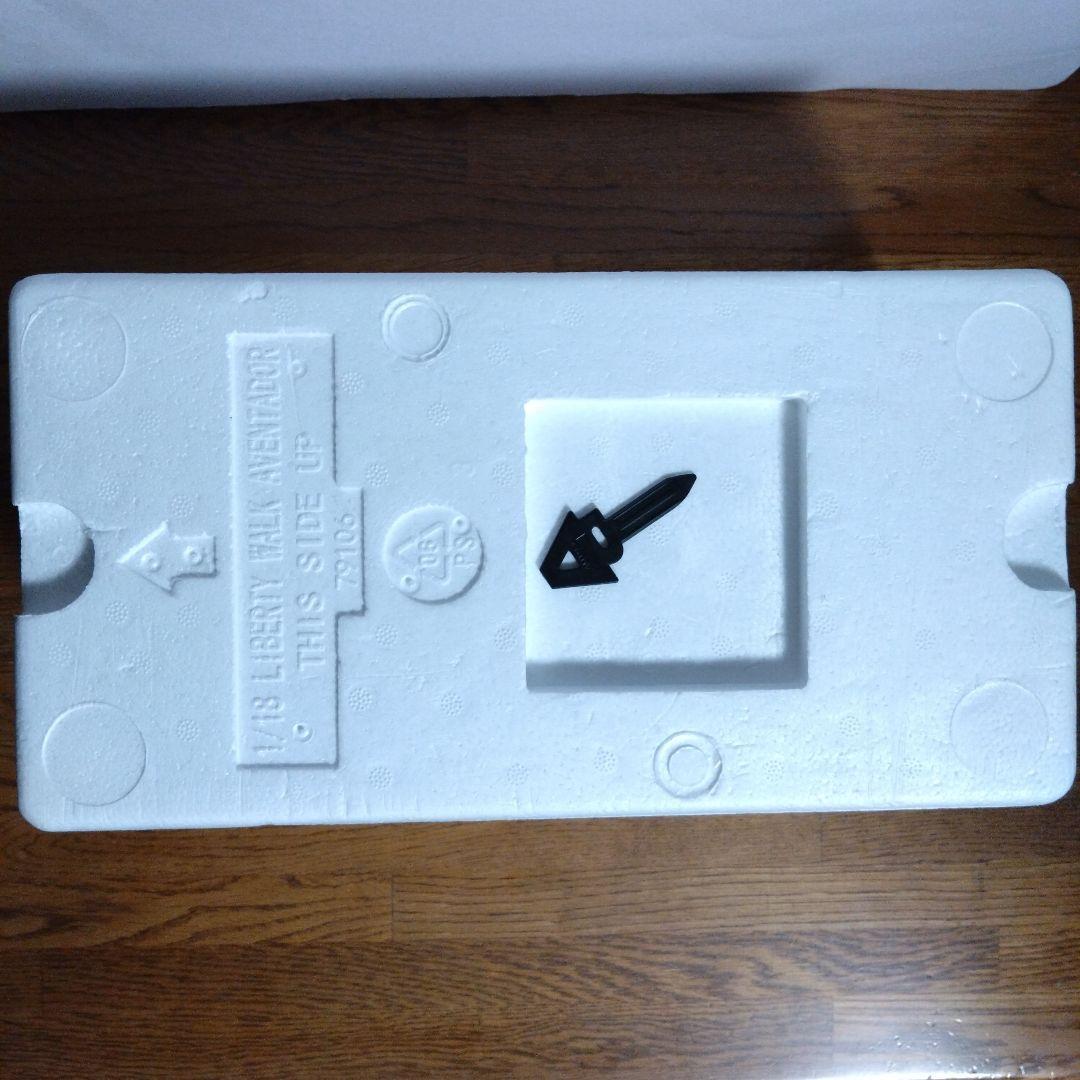 1/18LB-WORKSランボルギーニ　アヴェンタドール　リミテッドエディション