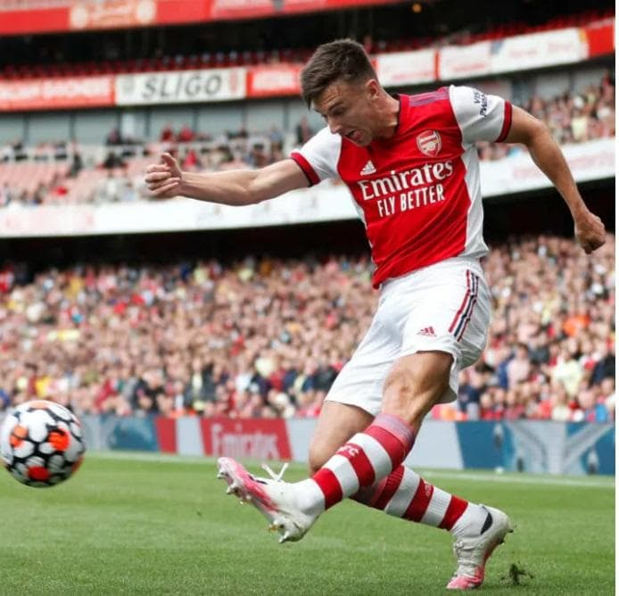 【送料無料】 アーセナル　キーラン・ティアニー オーセンティック ホーム （M）