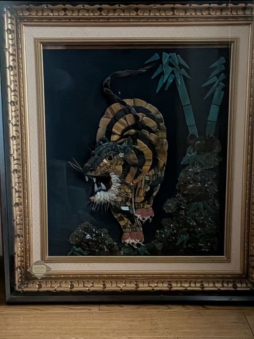 天然石虎アート作品 大きなサイズ　宝石画　タイガーアイ 縁起物！