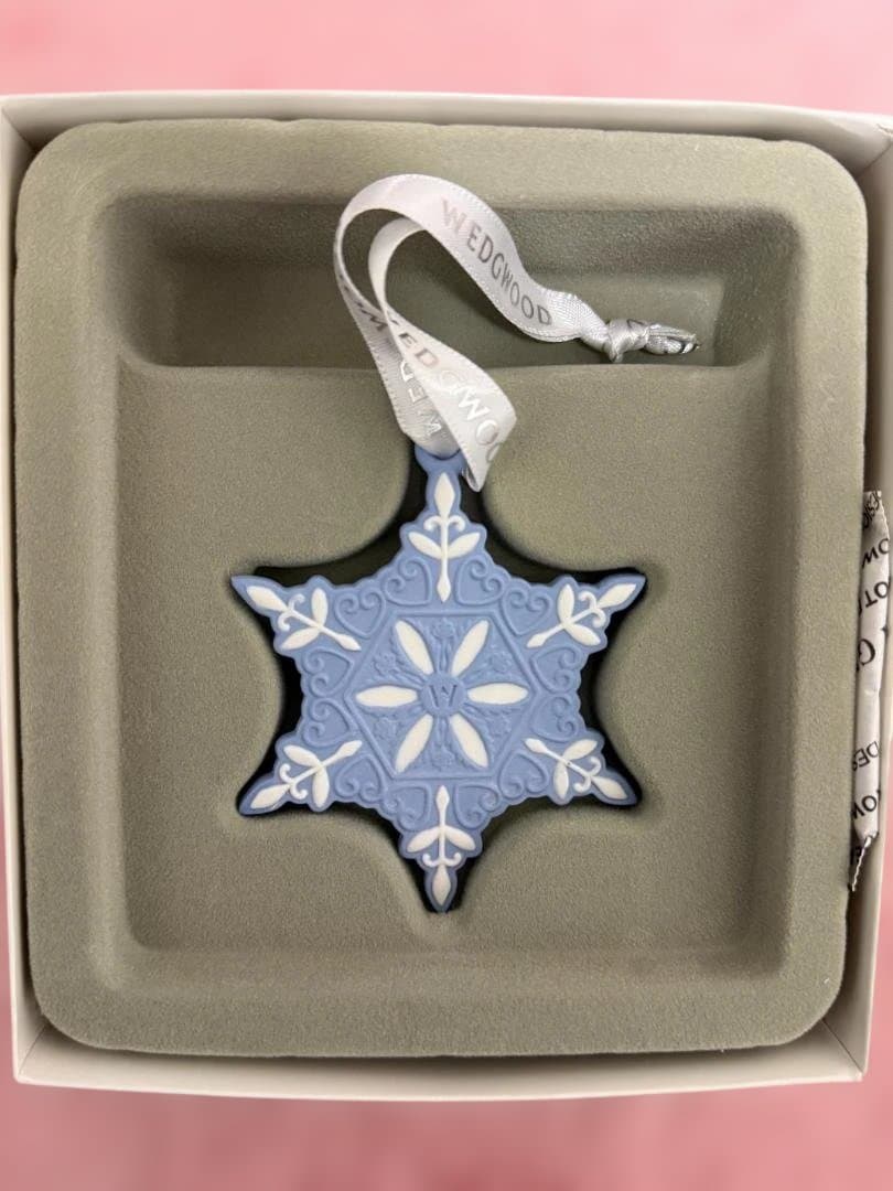  クリスマスの雪の結晶型オーナメント