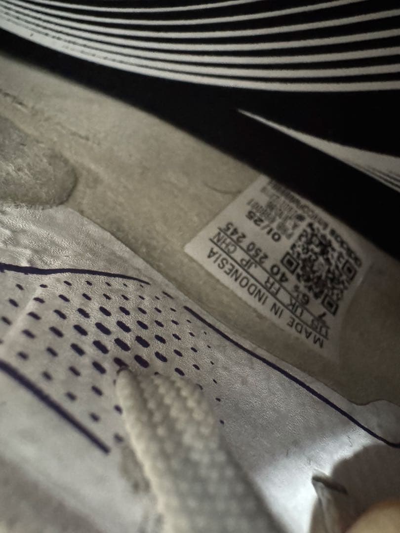 プレデターELITE FGフットウェアホワイト/コアブラック/ゴールドメタリック