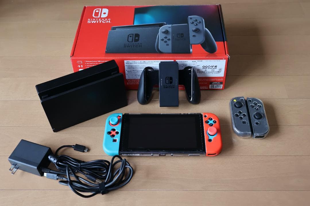 【使用品】Nintendo Switch（ニンテンドースイッチ）本体　他付属品