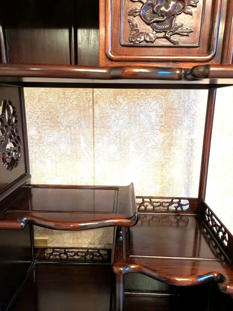 木製彫刻装飾収納棚　茶箪笥　飾り棚