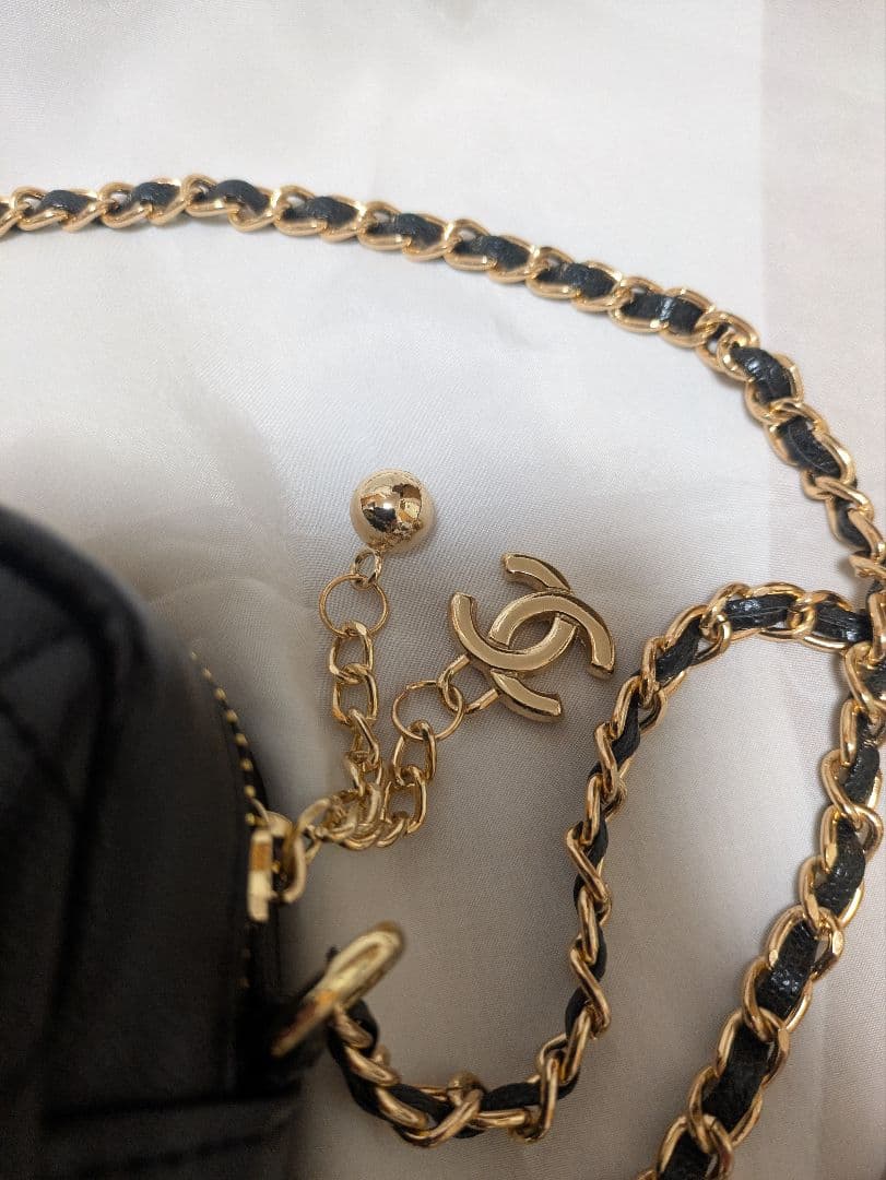 CHANEL ブラック キルティング チェーンショルダーバッグ ノベルティ