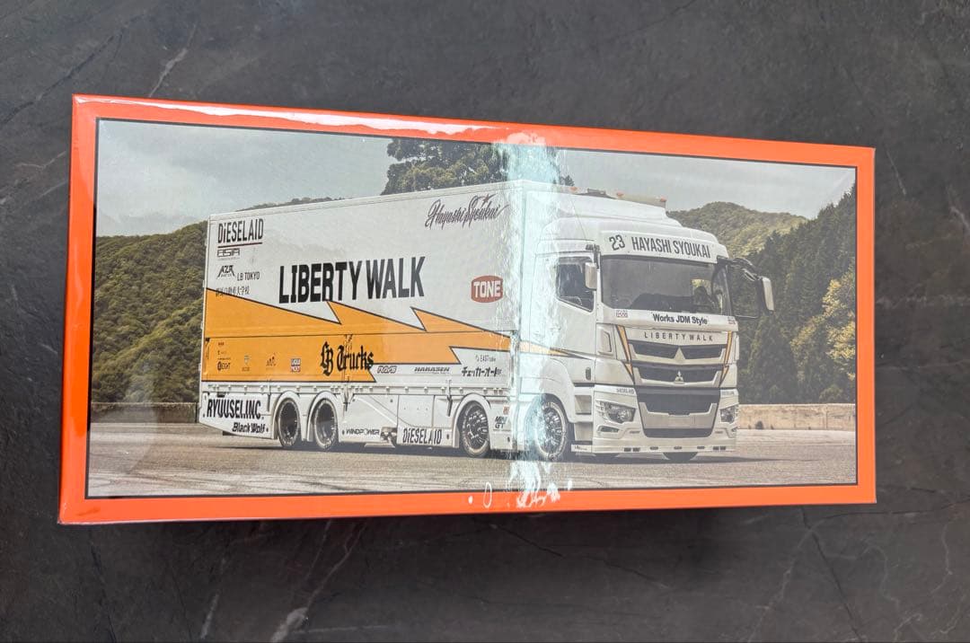 限定　GCD 1/64 三菱 ふそう LB-TRUCKS リバティウォーク