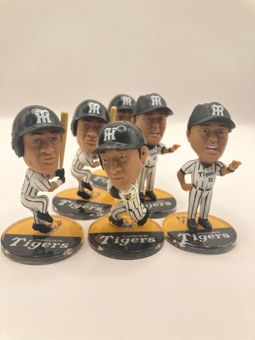 コレクター必見！阪神タイガース Tigers フィギュア 藤川球児 岡田監督Y