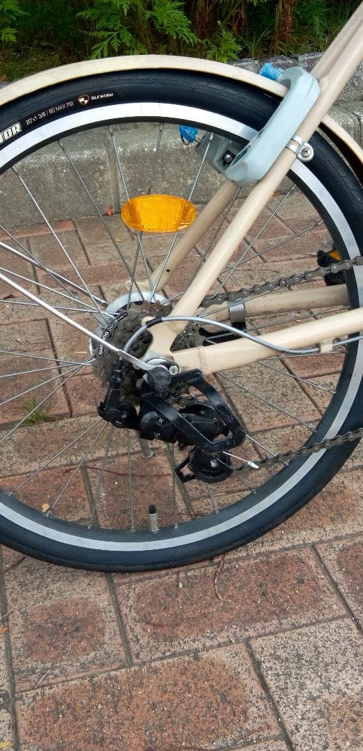 ブリジストン　アルミ軽量ミニベロ(20㌅)　大阪府八尾市 お引取り限定[配達可]