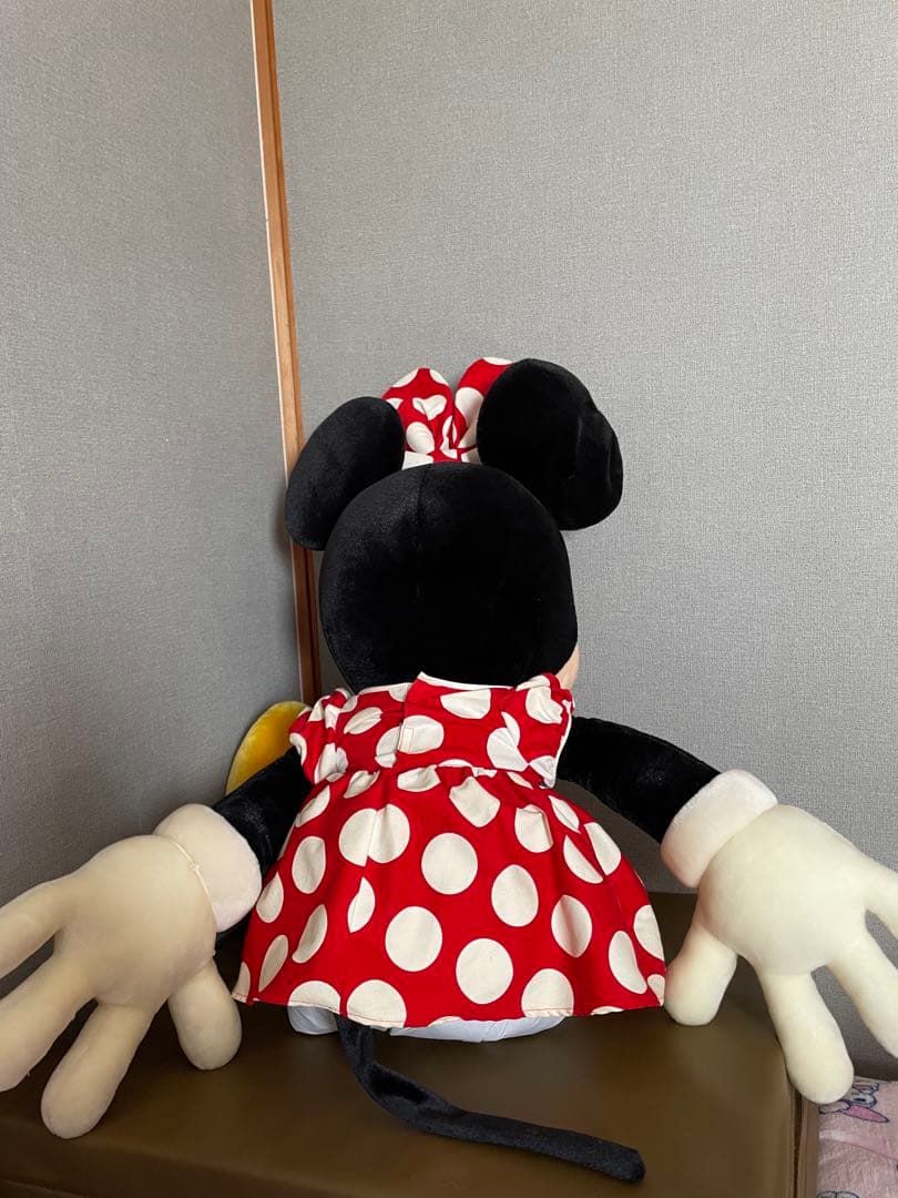 ミニーマウス　特大ぬいぐるみ ディズニーランド