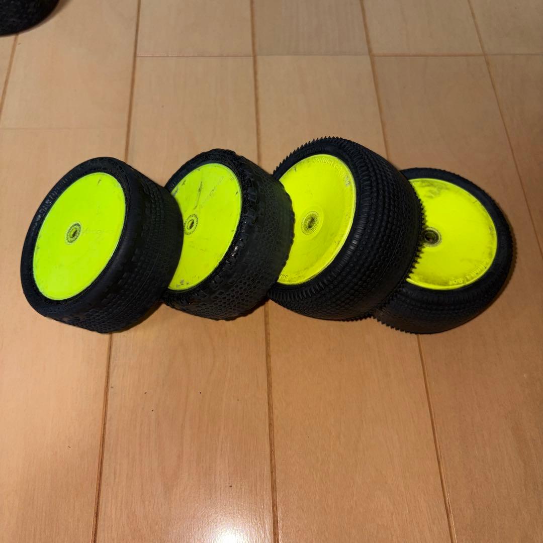 【中古】2WDバギー　XRAY XB2