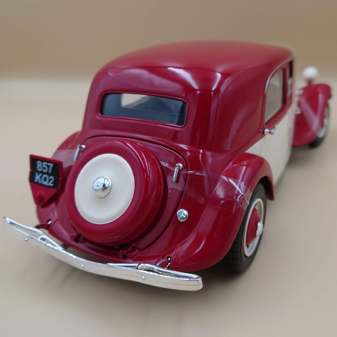1/18 シトロエン トラクシオン11CV 1937 レッド／クリーム ソリド