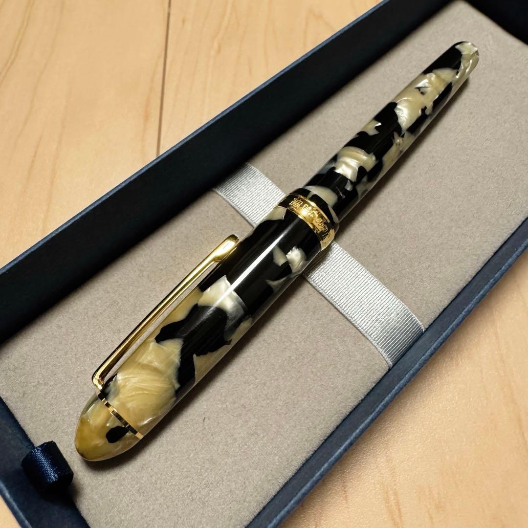 【未使用品】プラチナ万年筆　セルロイド　イシガキ　センチュリー3776 M字