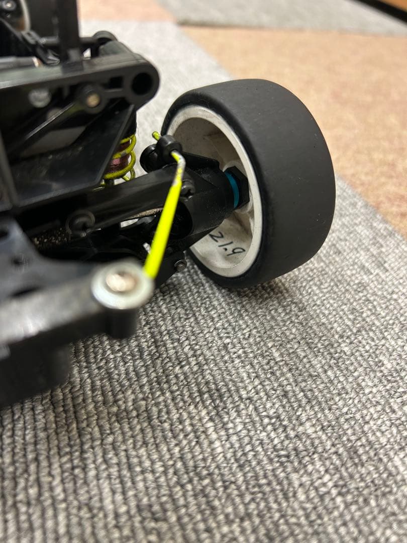 タミヤTA03RS中古シャーシ(オプション、ジャンクパーツ多数)