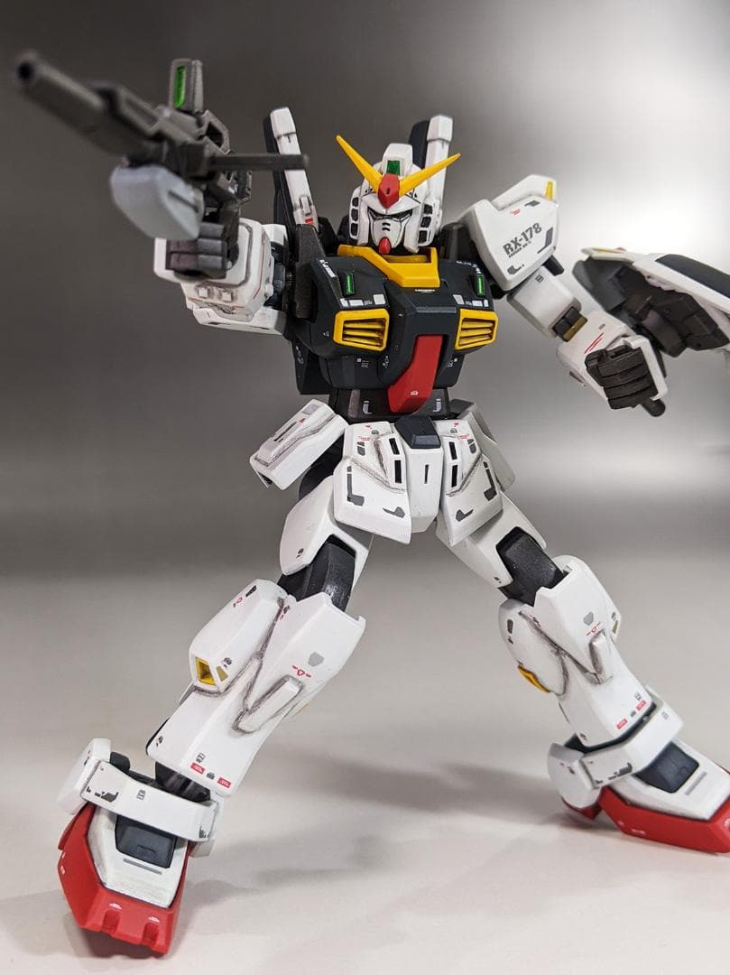 プラモデル　HG スーパーガンダム（機動戦士Zガンダム）組立塗装済