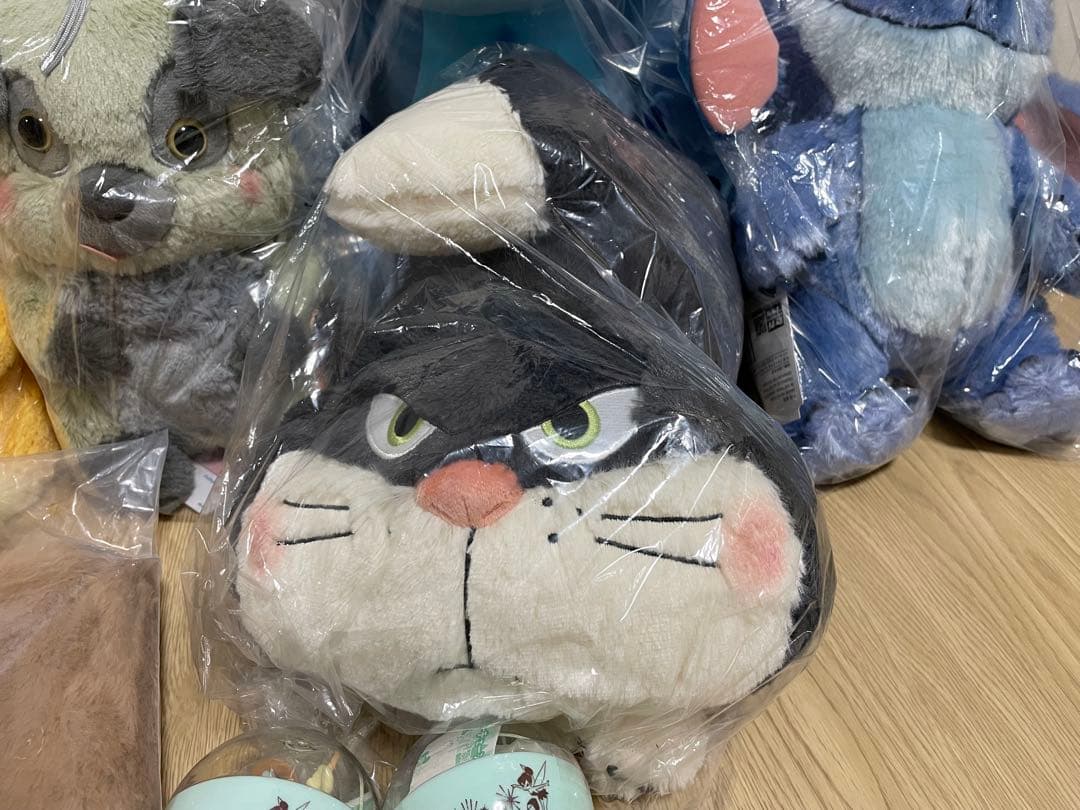 ★新品未開封★ディズニーキャラクター豪華9点セット‼︎ぬいぐるみ カプセルトイなど