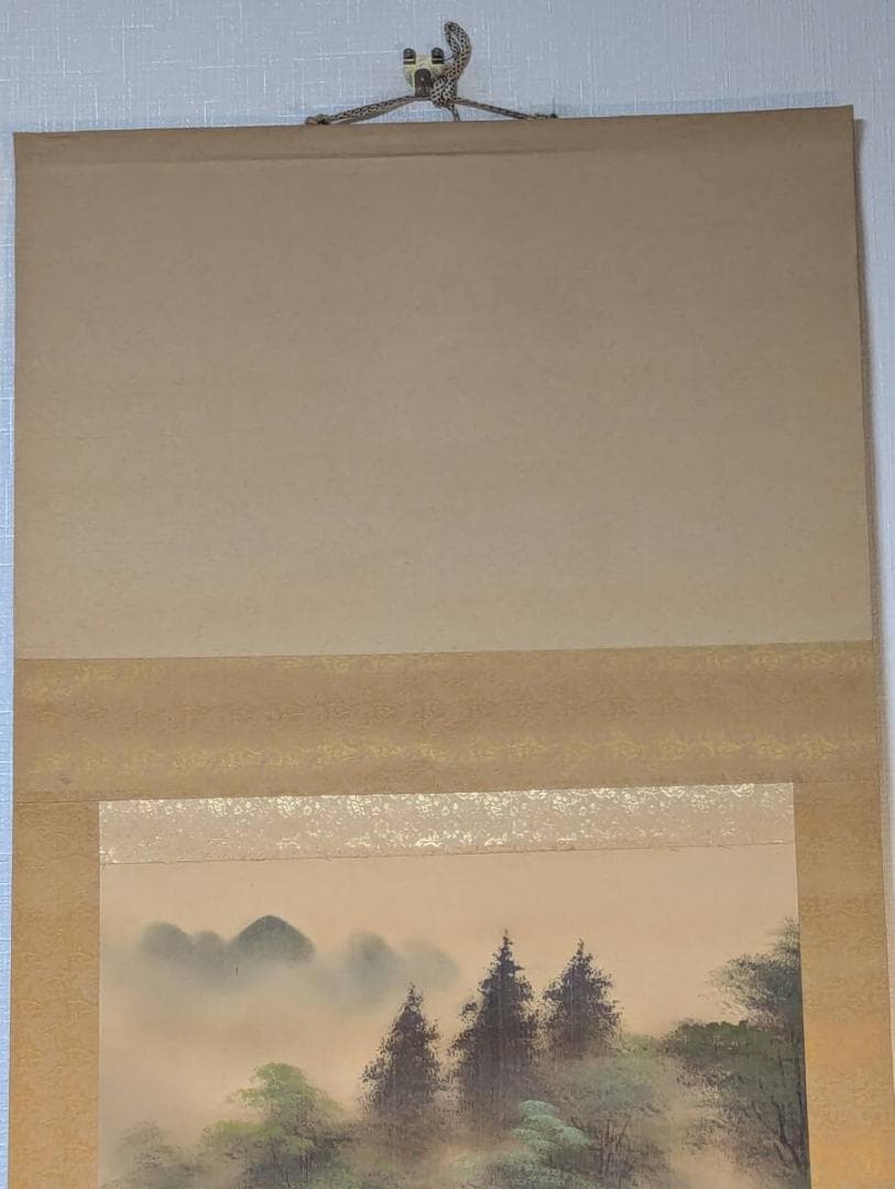 【真作】掛軸　山村幽景図　霧に包まれた茅葺き家と水辺の人物　T153