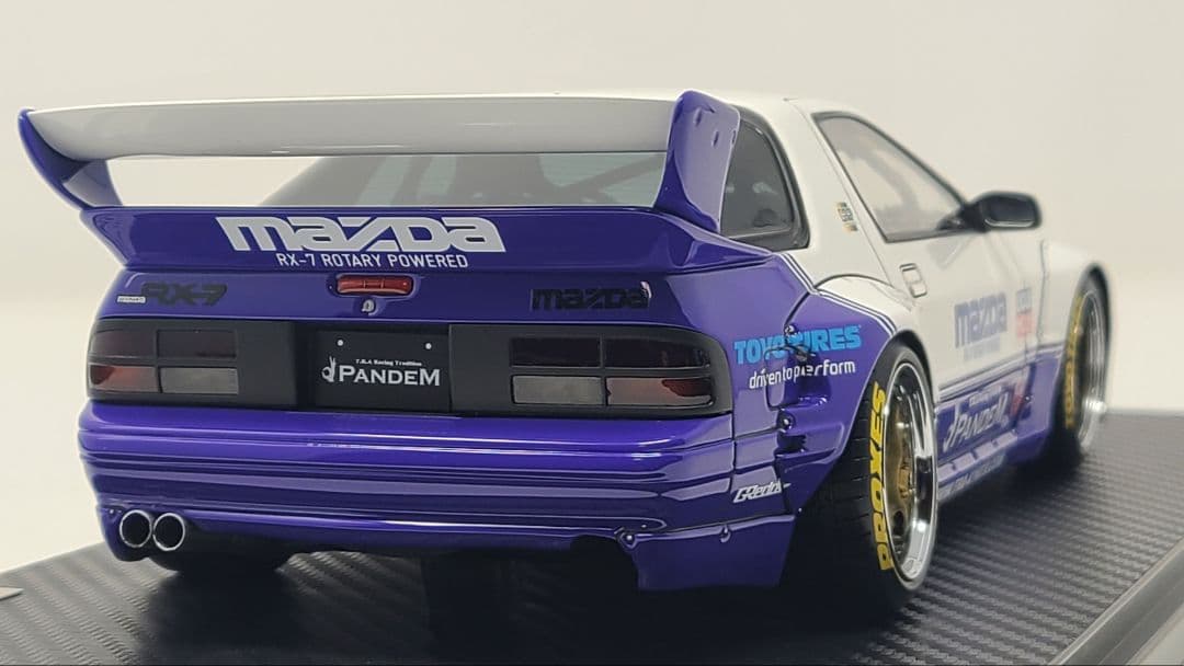 ミニカー 1/18 PANDEM RX-7 (FC3S)