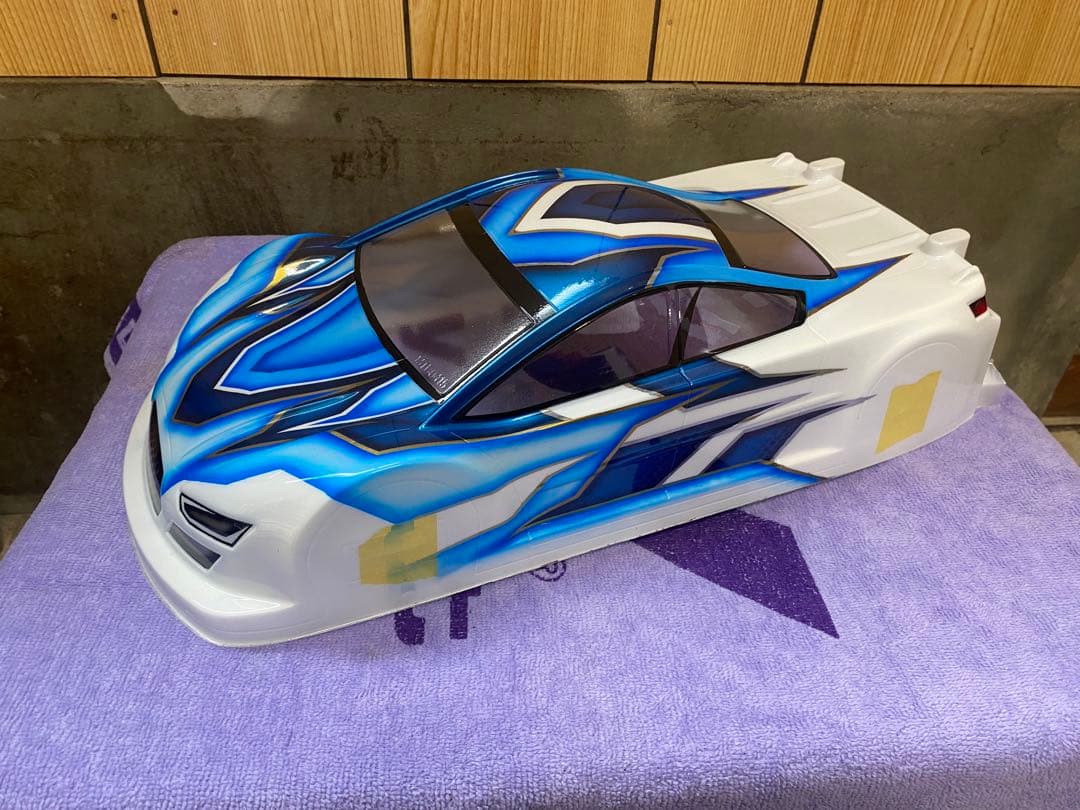 新品未使用1/10 ラジコンカー用ボディ　ツイスタースペシャル　塗装済み