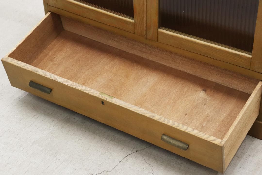 レトロ 無垢材 本箱 食器棚 書庫 戸棚 モールガラス キャビネット 水屋箪笥