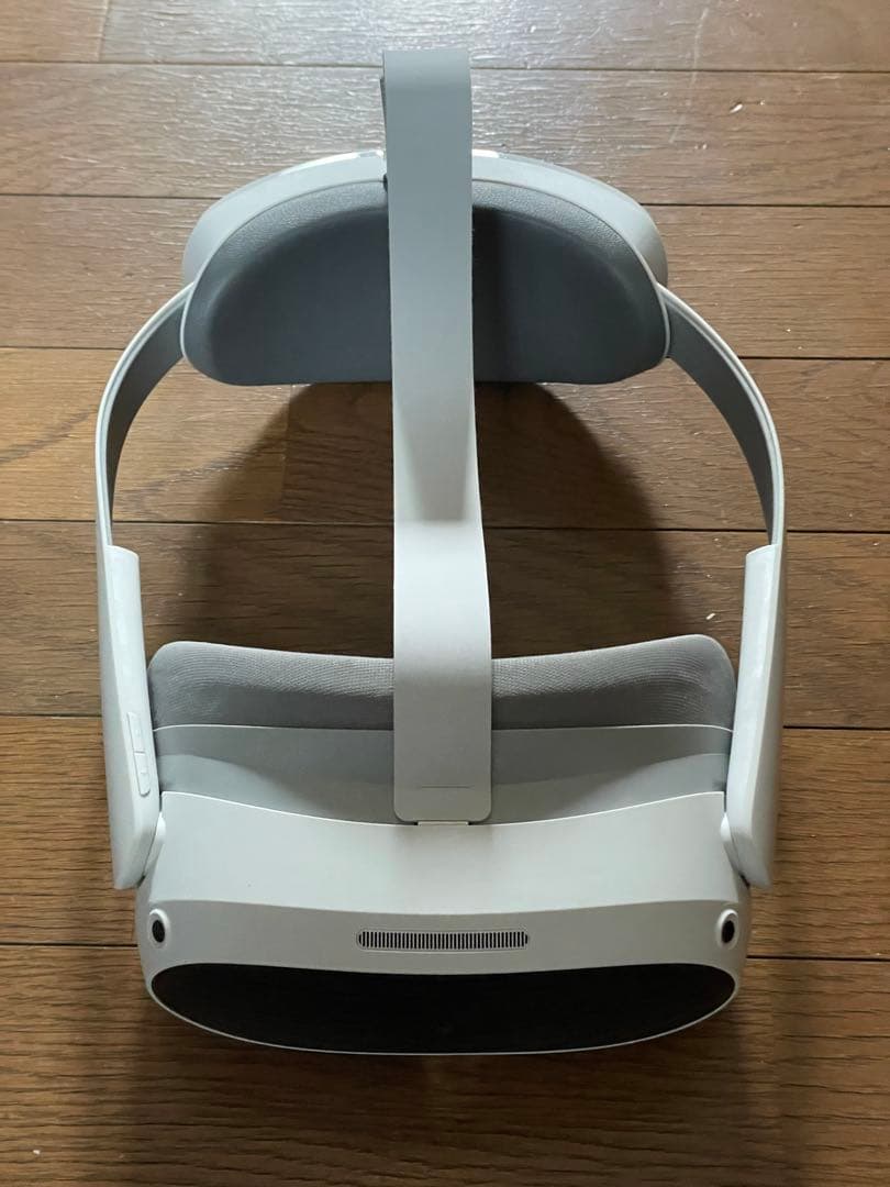 PICO4 VRヘッドセット コントローラー、電源アダプター付き