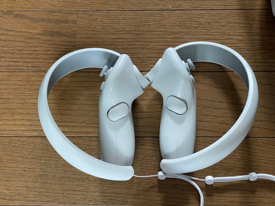 PICO4 VRヘッドセット コントローラー、電源アダプター付き