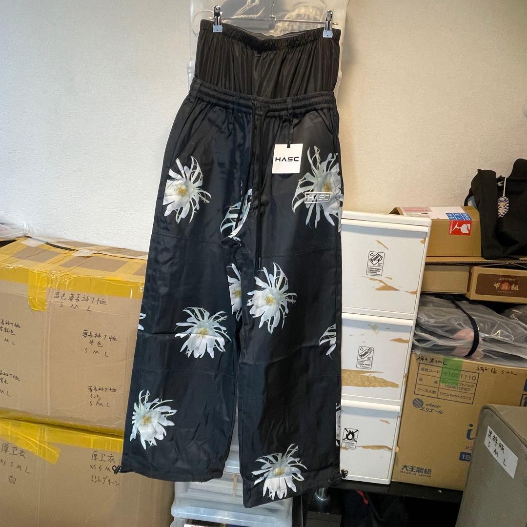 新品 花柄スキーウェア上下セットL男女兼用 スノボウェア