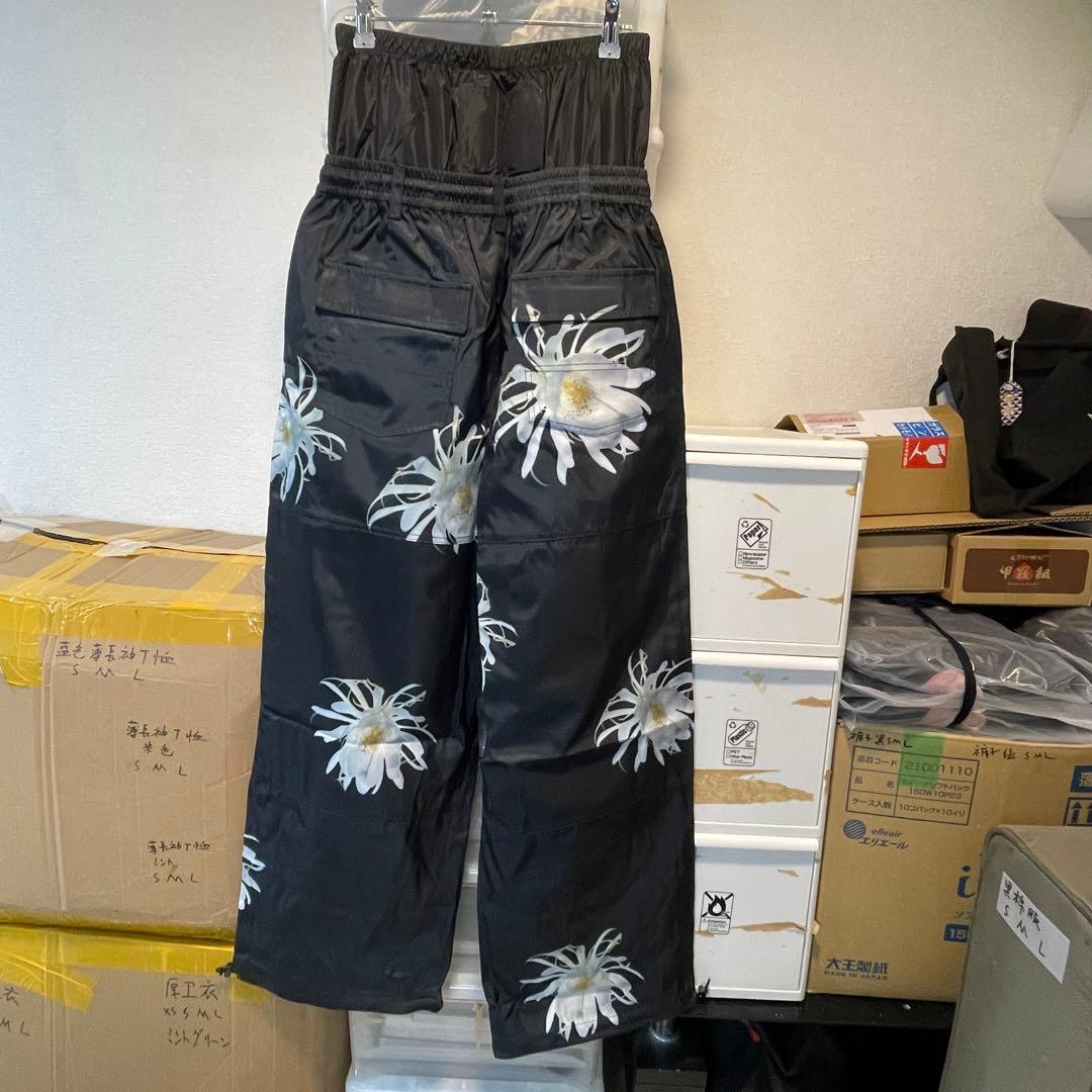 新品 花柄スキーウェア上下セットL男女兼用 スノボウェア