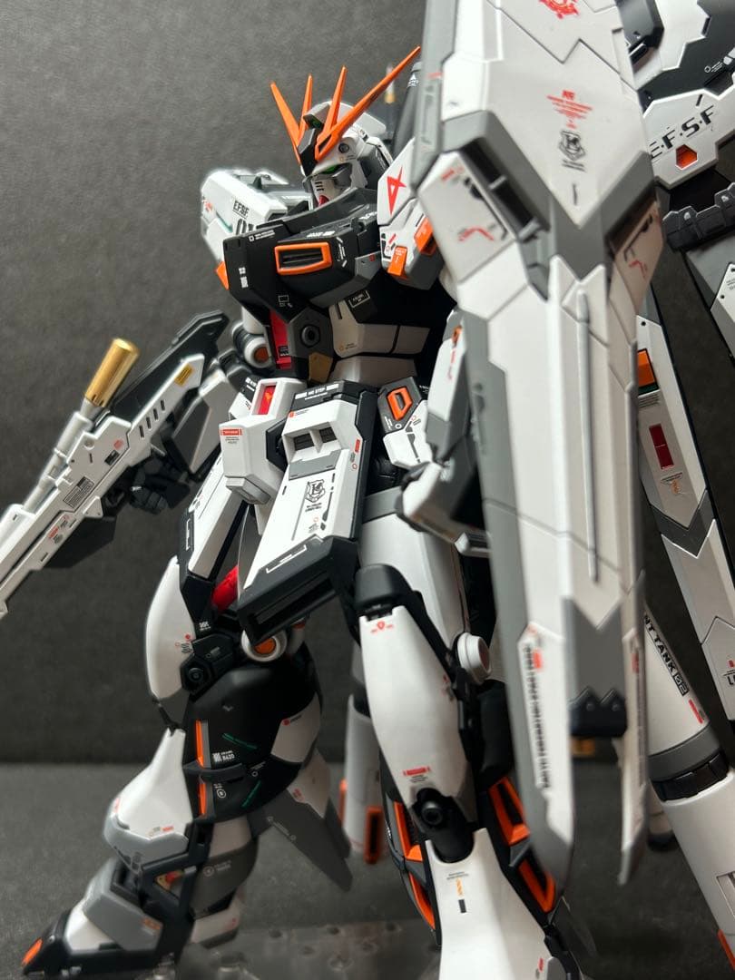 RG hi-ν ガンダム　完成品