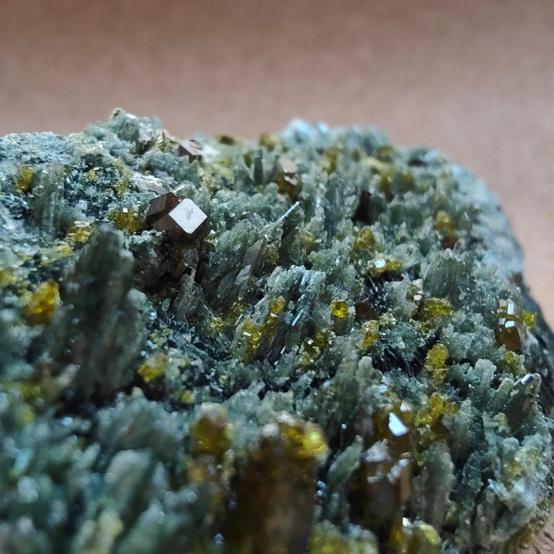 アフガニスタン産ガーネット、ダイオプサイド、エピドート　天然石、原石