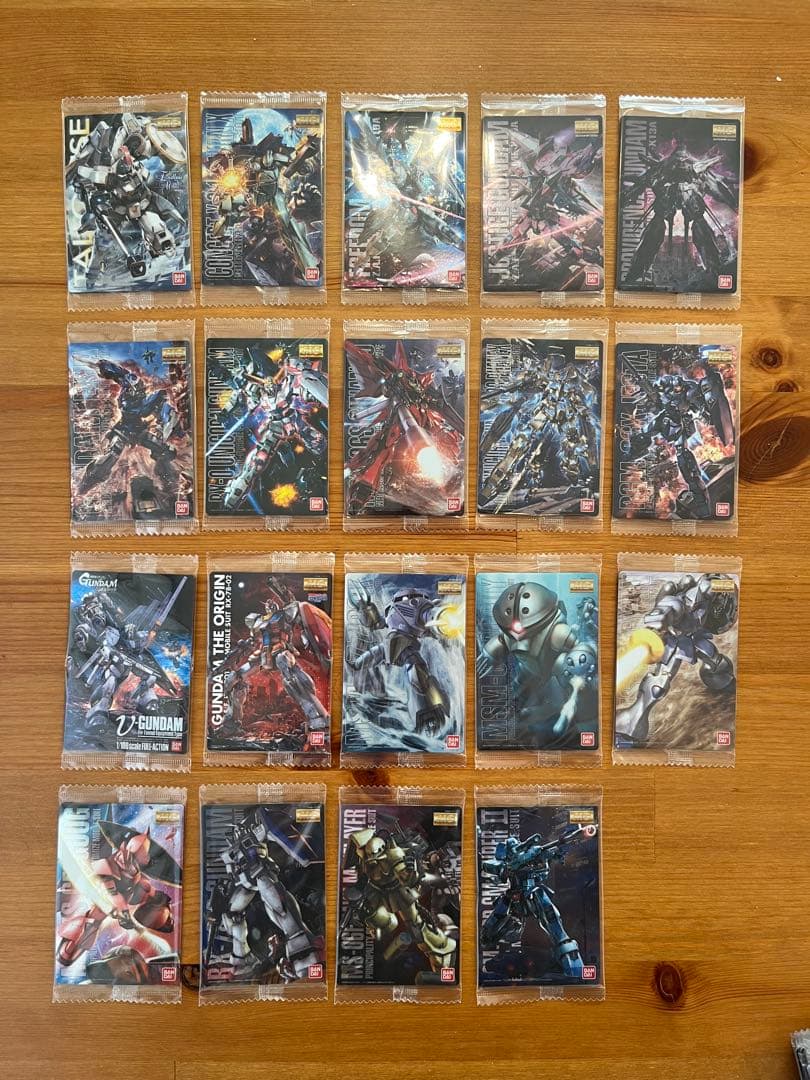 ガンプラ パッケージアートコレクション 83枚セット 未開封