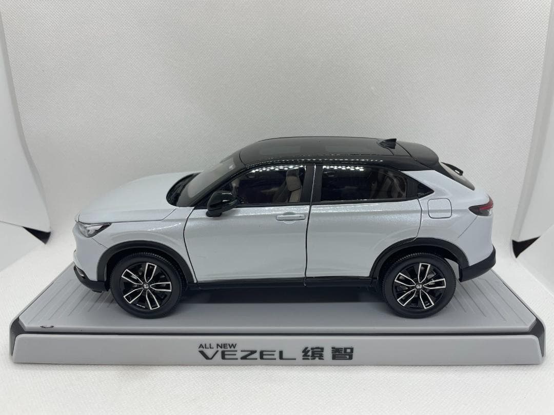 600-015 1/18 ホンダ ヴェゼル NEW VEZEL ホワイト