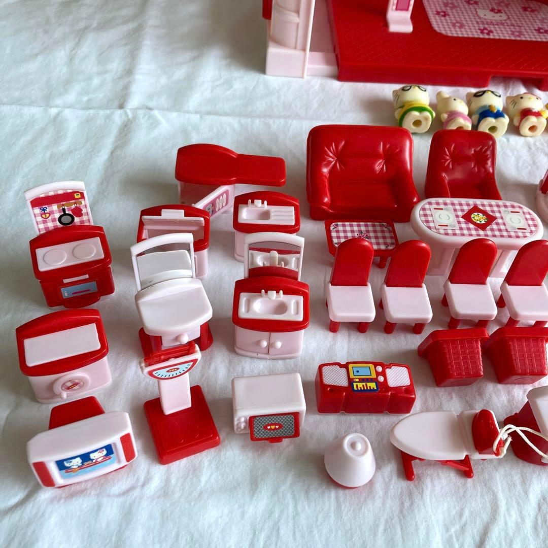 確認用写真　HELLO KITTY　ドールハウス　赤い屋根　ハローキティのお家