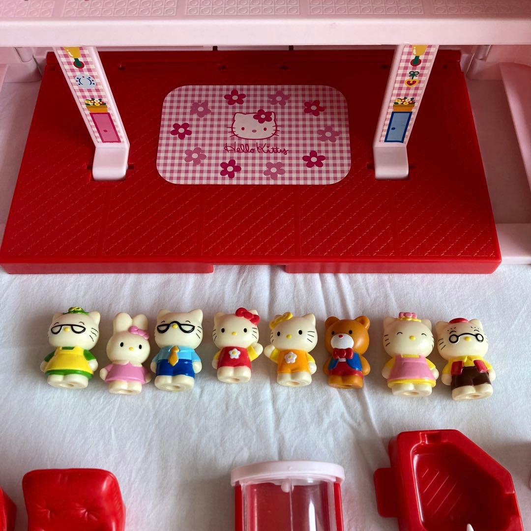 確認用写真　HELLO KITTY　ドールハウス　赤い屋根　ハローキティのお家