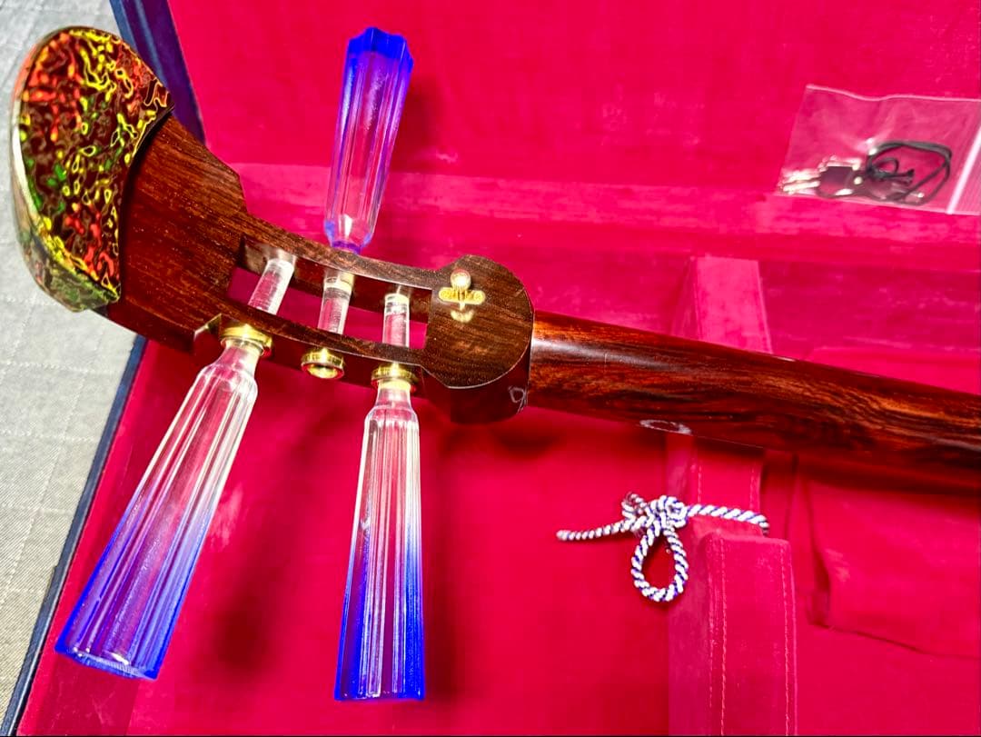【虎杢】津軽三味線 金細 K9 綾杉胴 極上 トチ 紅木 糸巻 胴掛 美品 太棹