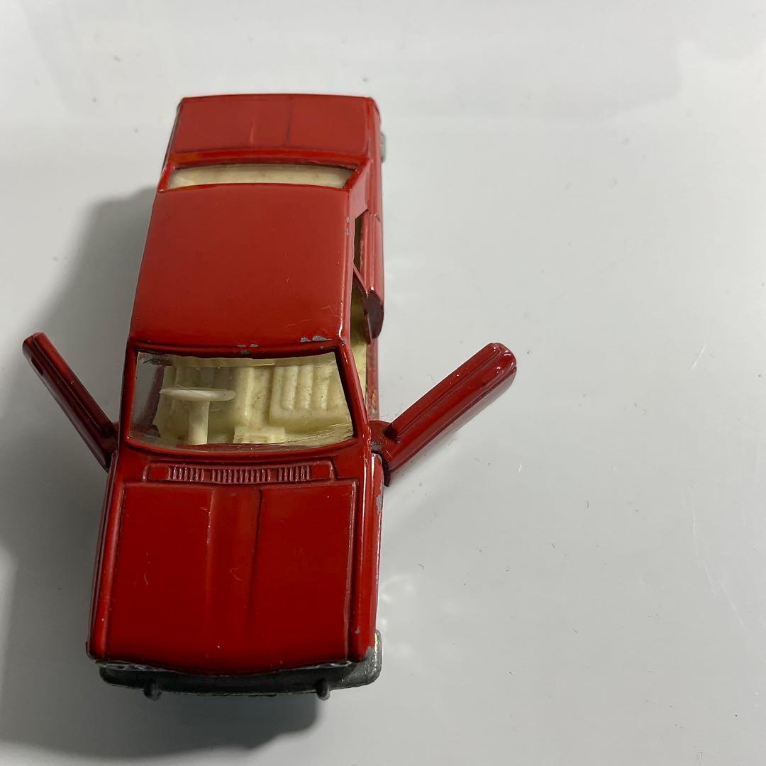 当時物トミカ　赤色指定黒箱有り　No１　ブルーバードSSSクーペ