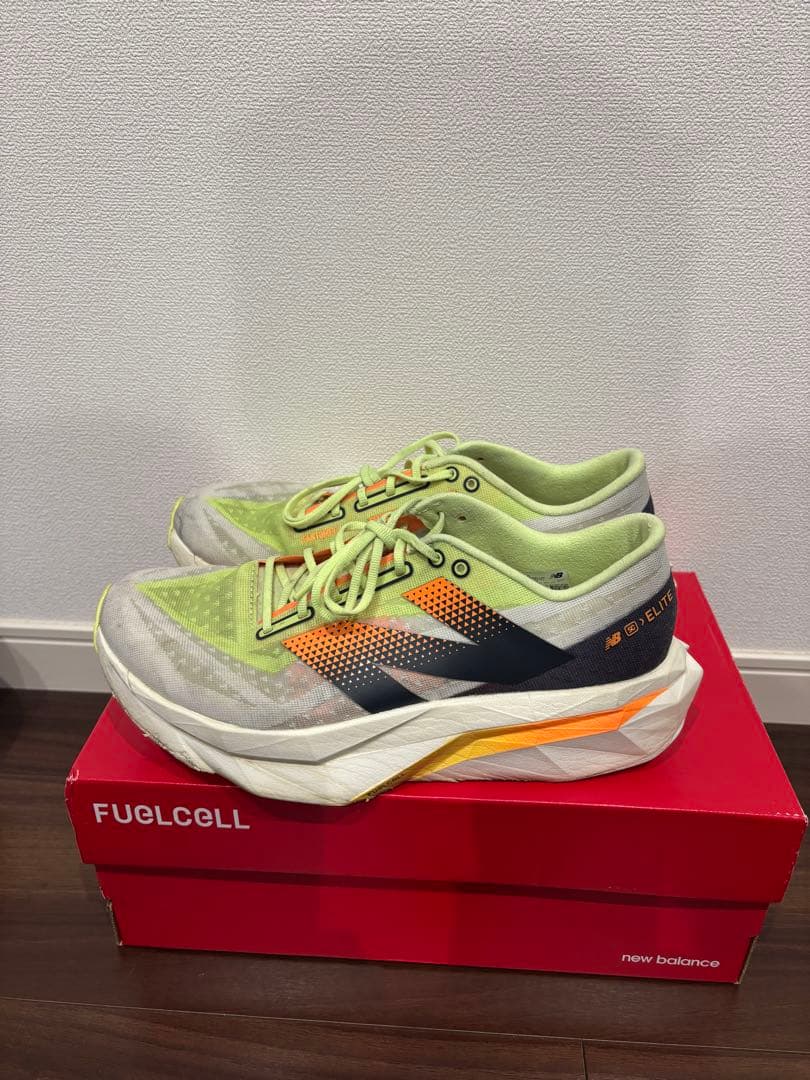 スパイク・シューズ new balance FuelCell Elite v4