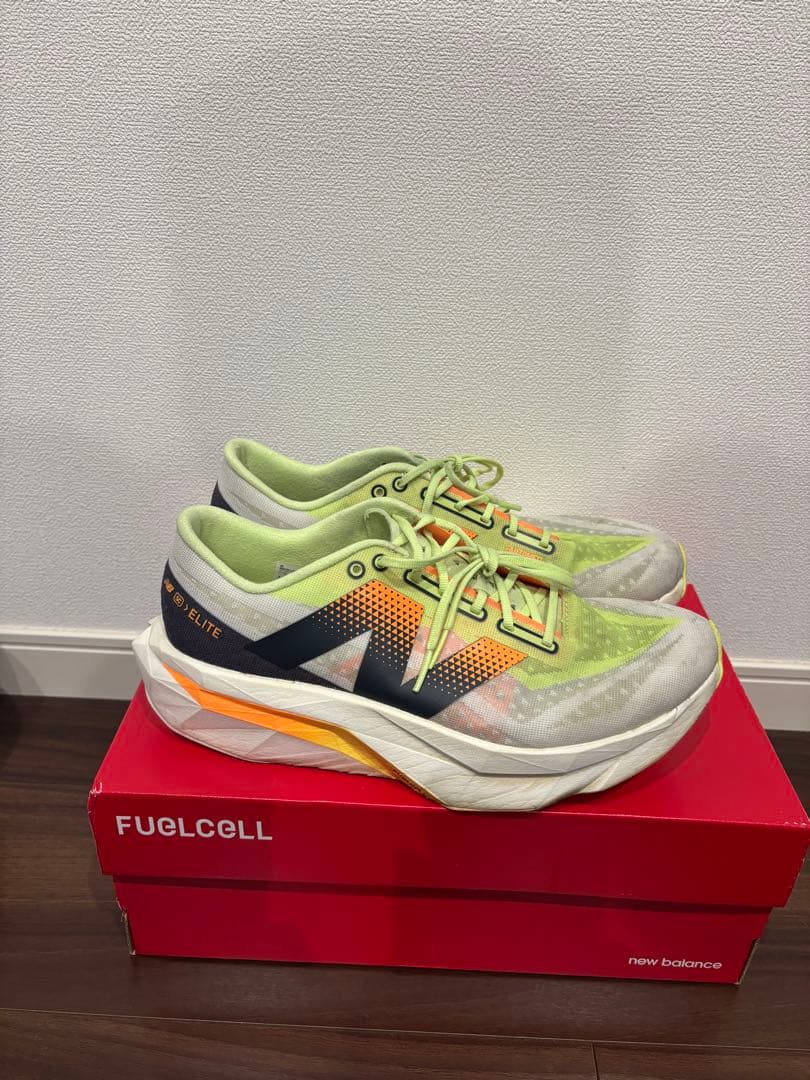 スパイク・シューズ new balance FuelCell Elite v4