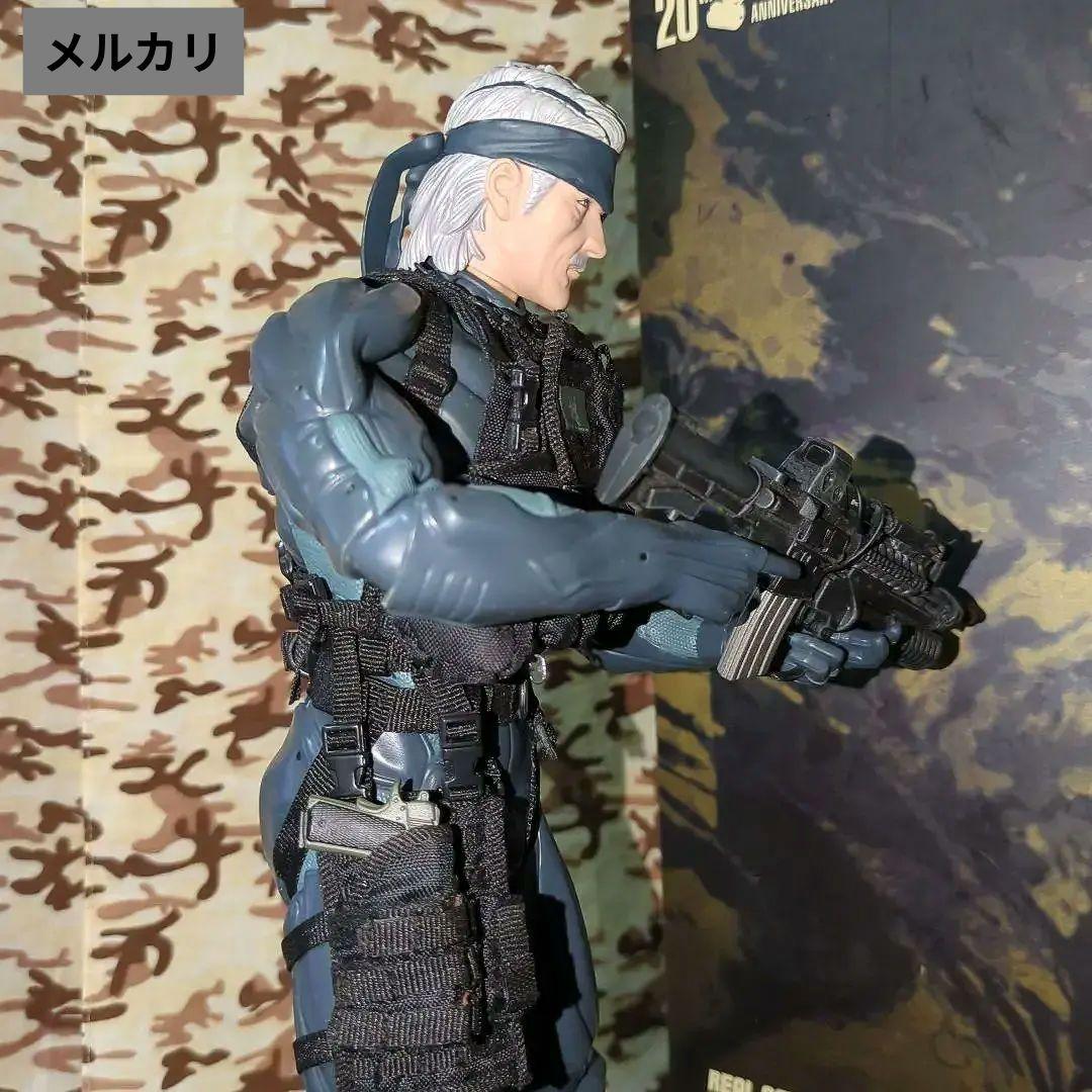 メディコム•トイ／メタルギアソリッド4 オールドスネーク【欠品•破損有り 】
