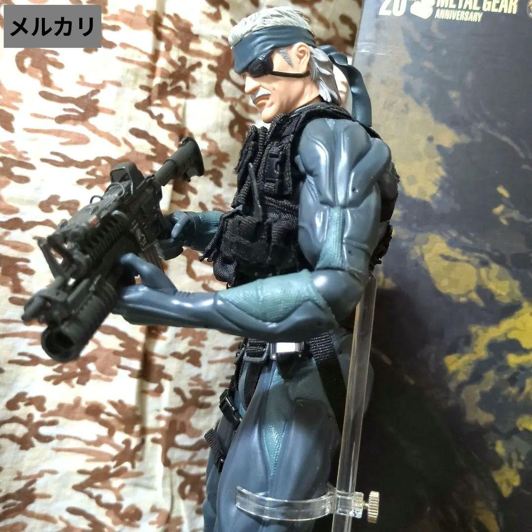 メディコム•トイ／メタルギアソリッド4 オールドスネーク【欠品•破損有り 】