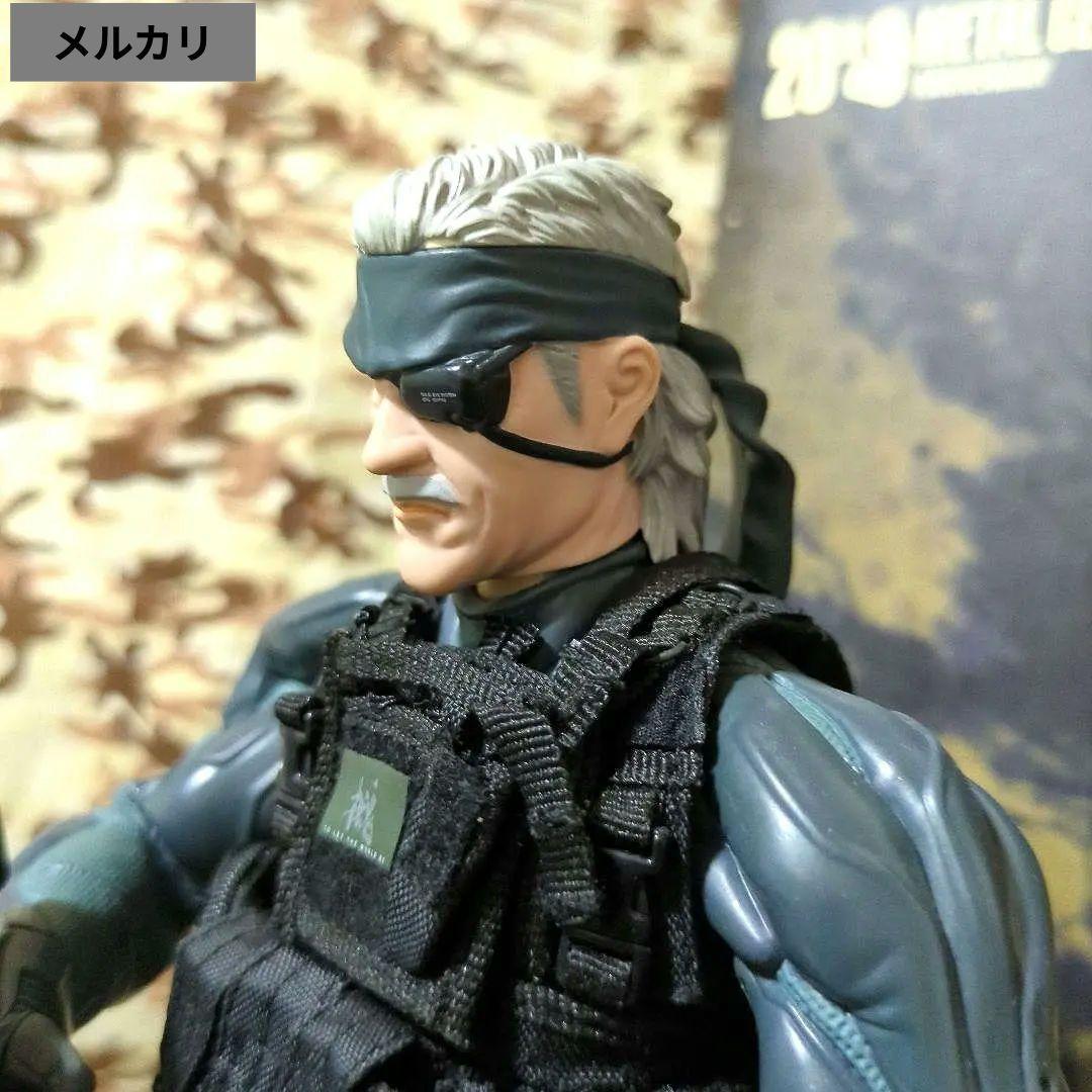 メディコム•トイ／メタルギアソリッド4 オールドスネーク【欠品•破損有り 】