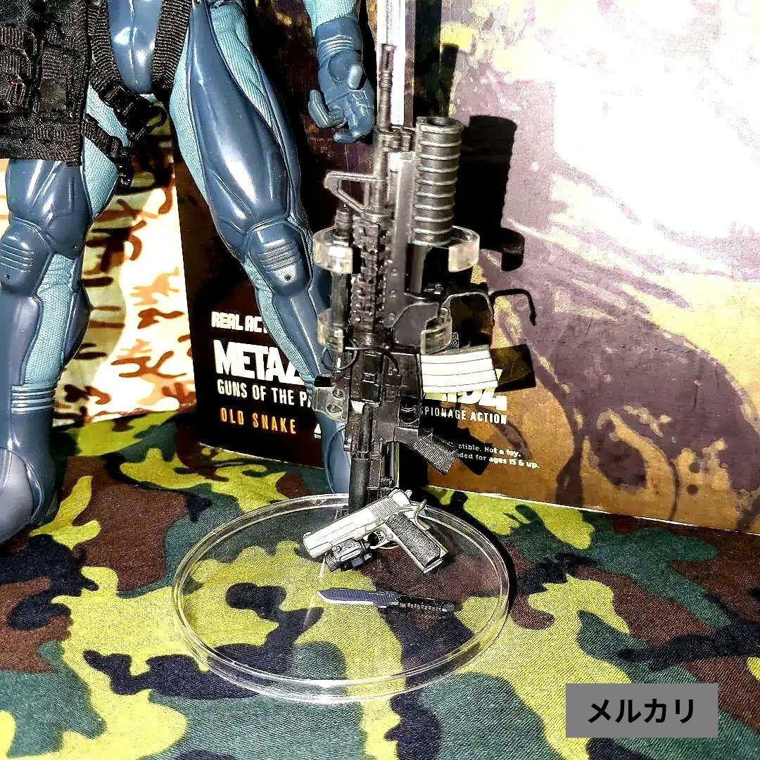 メディコム•トイ／メタルギアソリッド4 オールドスネーク【欠品•破損有り 】